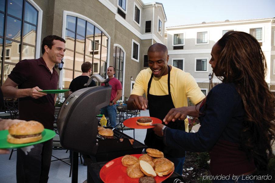 Staybridge Suites Elkhart North By Ihg Restaurant photo