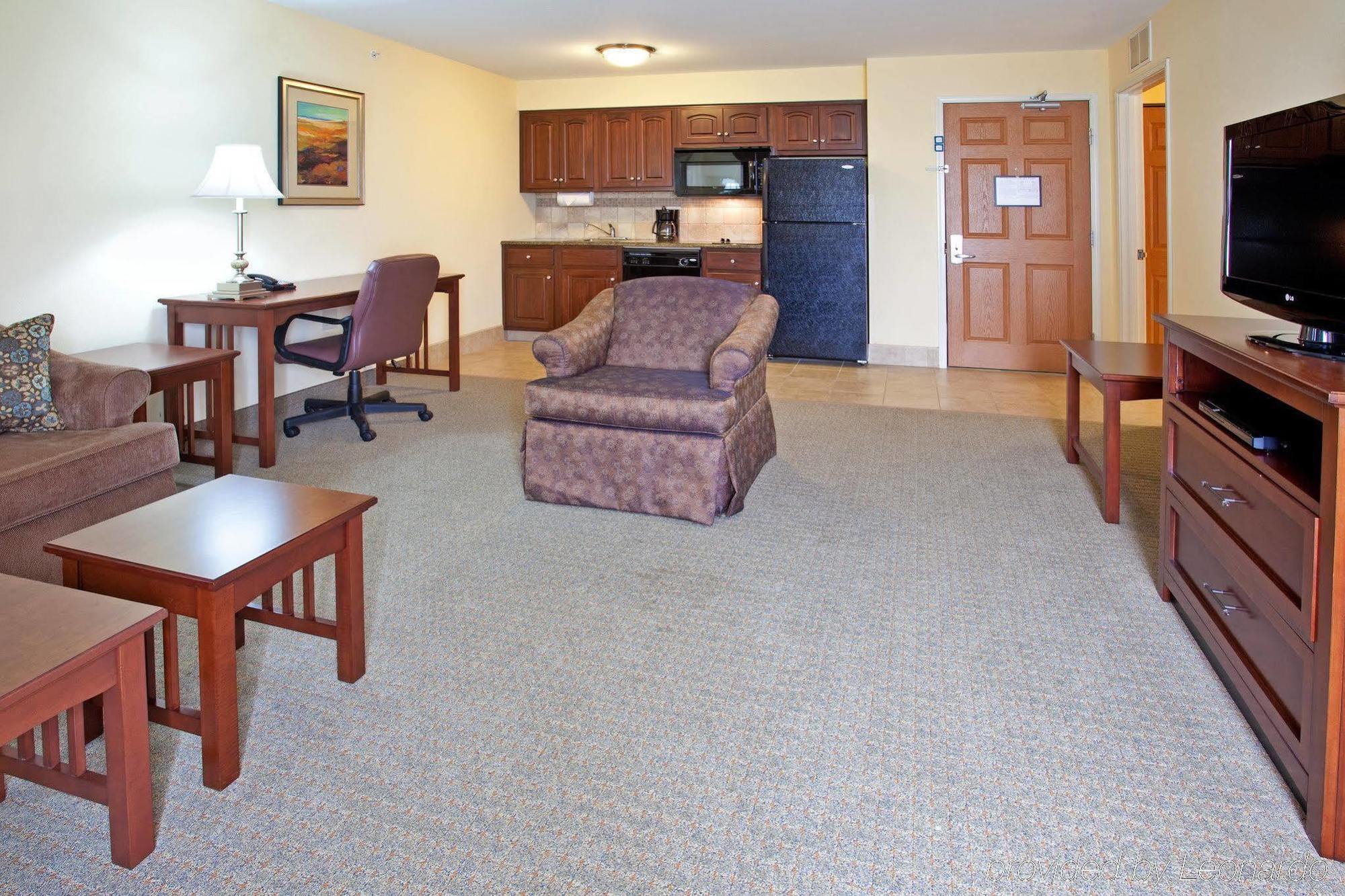 Staybridge Suites Elkhart North By Ihg Room photo